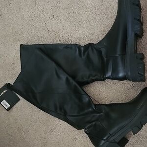 Nwt Black Platform Boot Wz 8